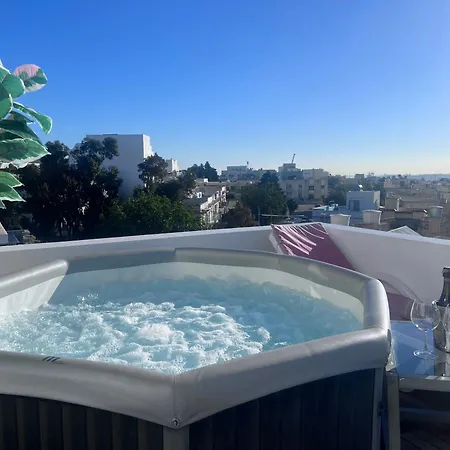 La88 Sweethome Penthouse With Jacuzzi San Gwann Exterior photo