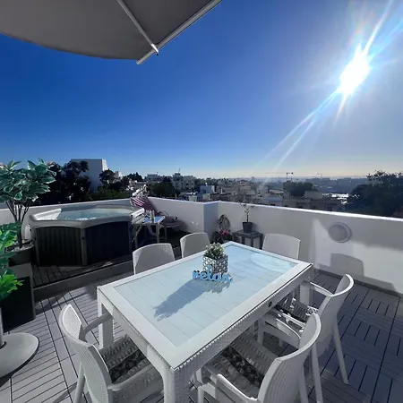 La88 Sweethome Penthouse With Jacuzzi San Gwann Exterior photo